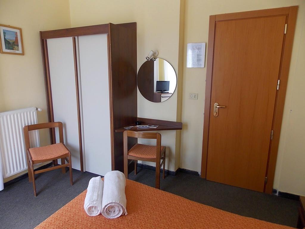 Hotel Arco Del Sole Lavagna Værelse billede