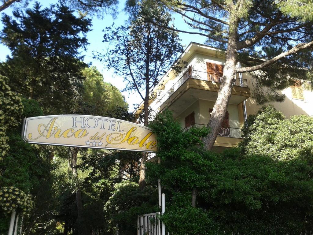 Hotel Arco Del Sole Lavagna Eksteriør billede